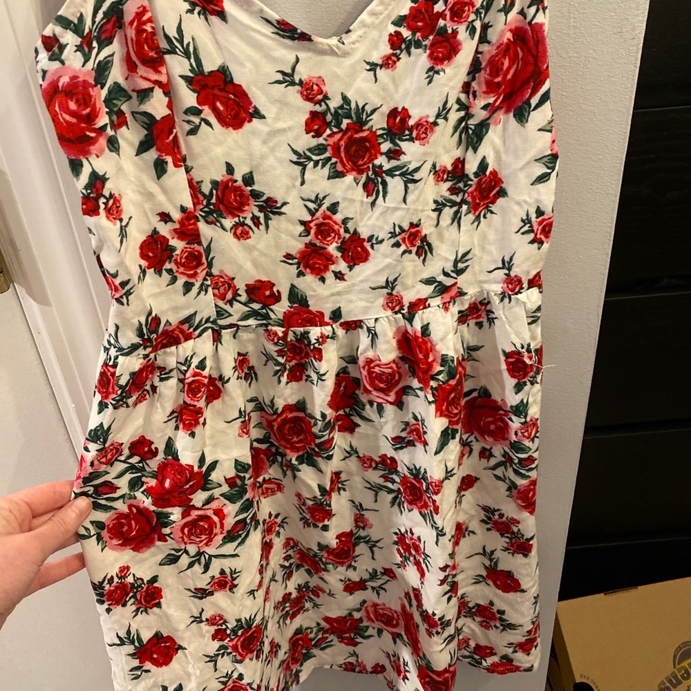 Divided by H&M Size 4 White Floral Flowy Dress